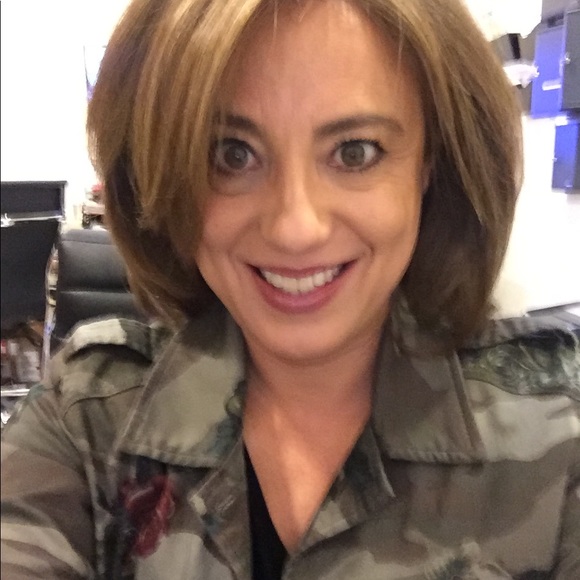 Meet your Posher, Paula - Picture 1 of 1